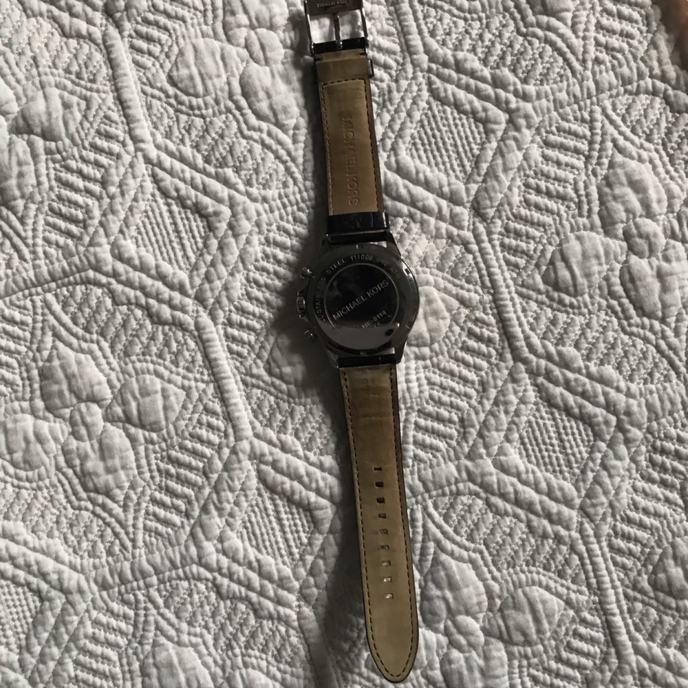 Men’s Women’s Unisex Michael Kors Oversized Runway Watch - Picture 4 of 7